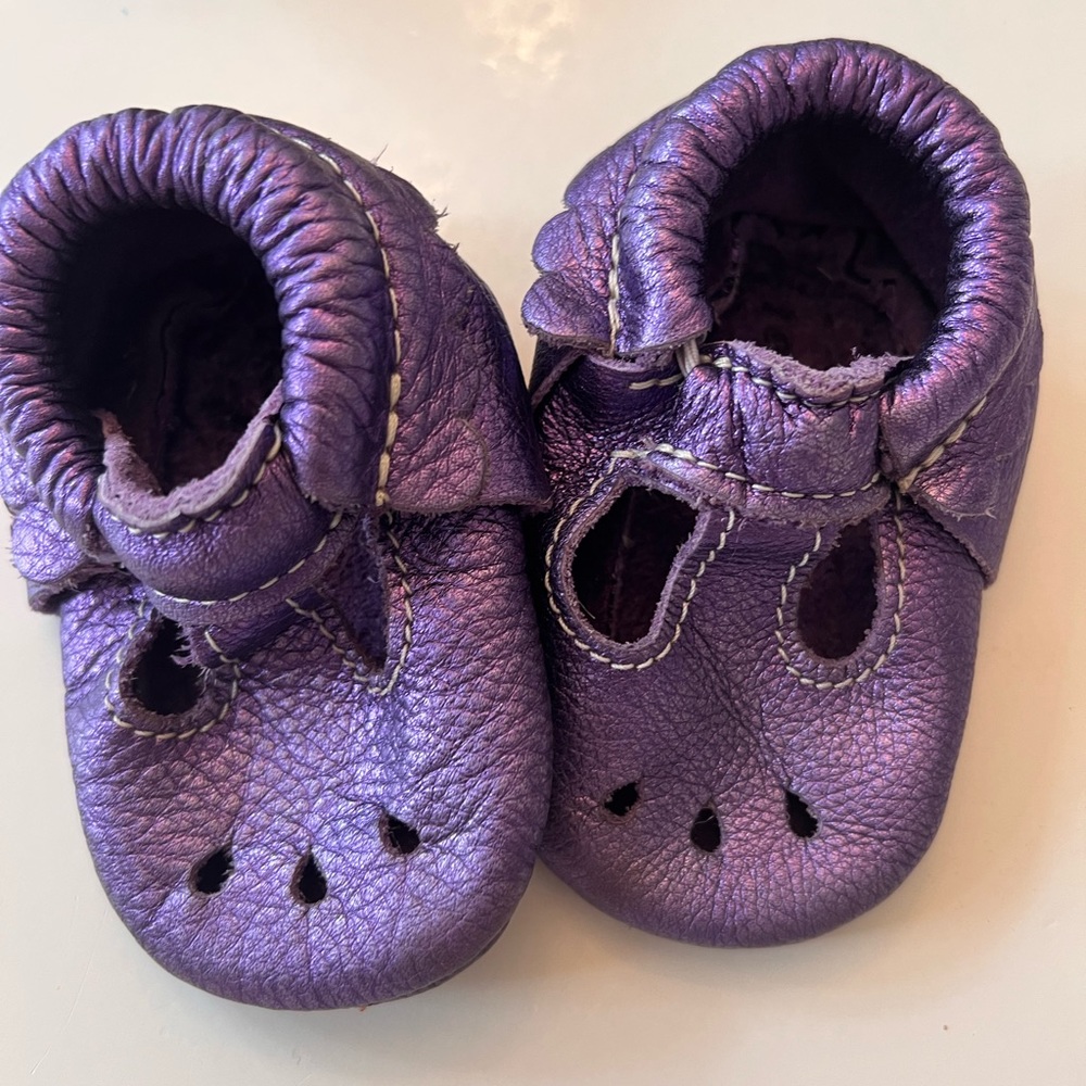 Freshly Picked EUC SIZE 2 soft sole